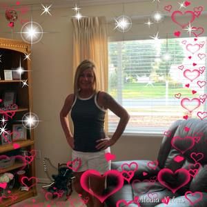 Meet your Posher, Lauresa